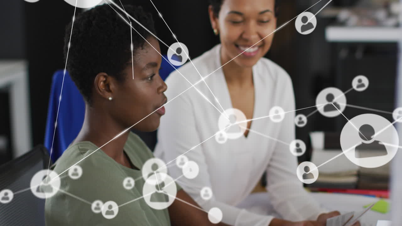 animación de iconos y conexiones sobre diversas personas de negocios en la oficina