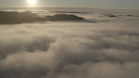 Ein-Bezaubernder-Sonnenaufgang-Im-Tal