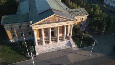 Cinematic-Orbiting-Shot-Above-Budapest-Hall-of-Art-in-Heroes'-Square