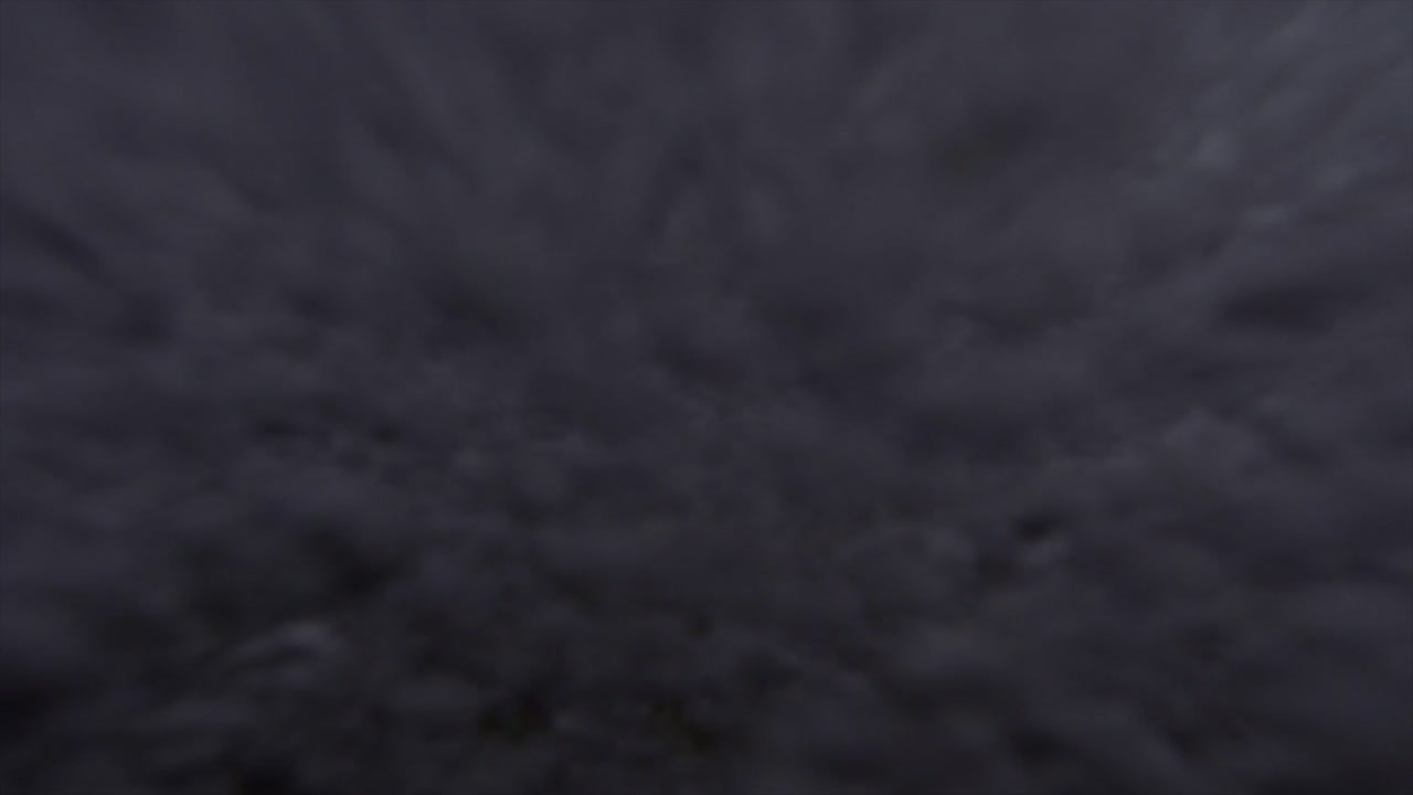 toma pov de olas rompiendo en la costa, incluida la perspectiva submarina