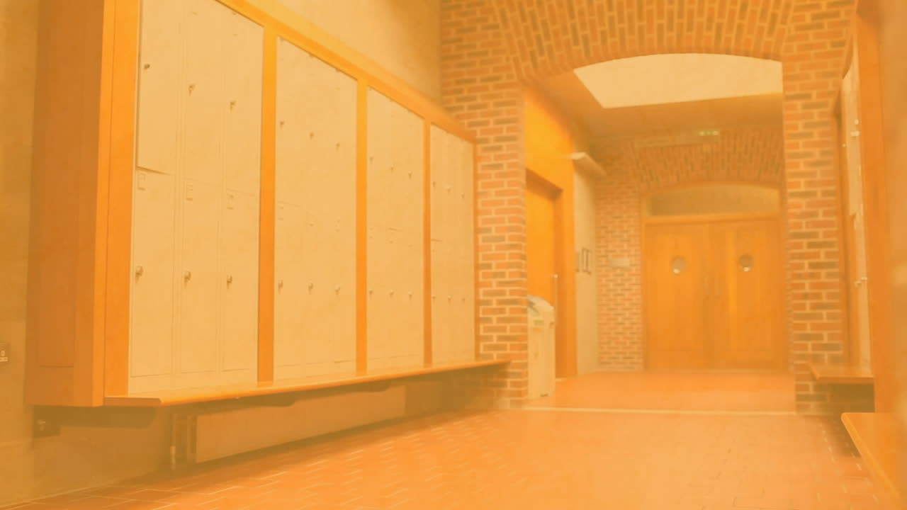 zap texto en burbuja de habla contra el pasillo vacío de la escuela