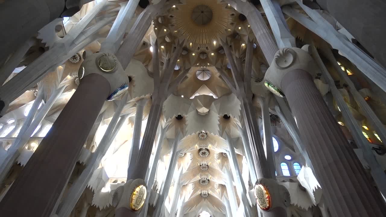 decoração da igreja da sagrada família. barcelona, espanha