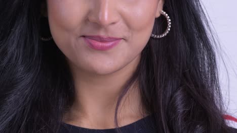 joven y hermosa mujer india