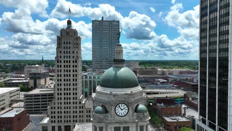 el juzgado del condado de allen en el centro de fort wayne, indiana.