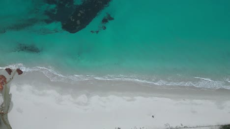 Filmischer-Luftaufnahmen-Clip-Am-Strand-Von-Palombaggia,-Korsika