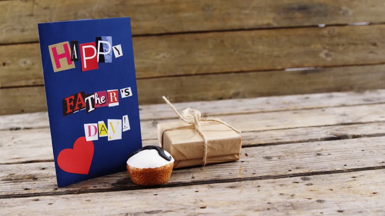 tarjeta del día del padre en la mesa