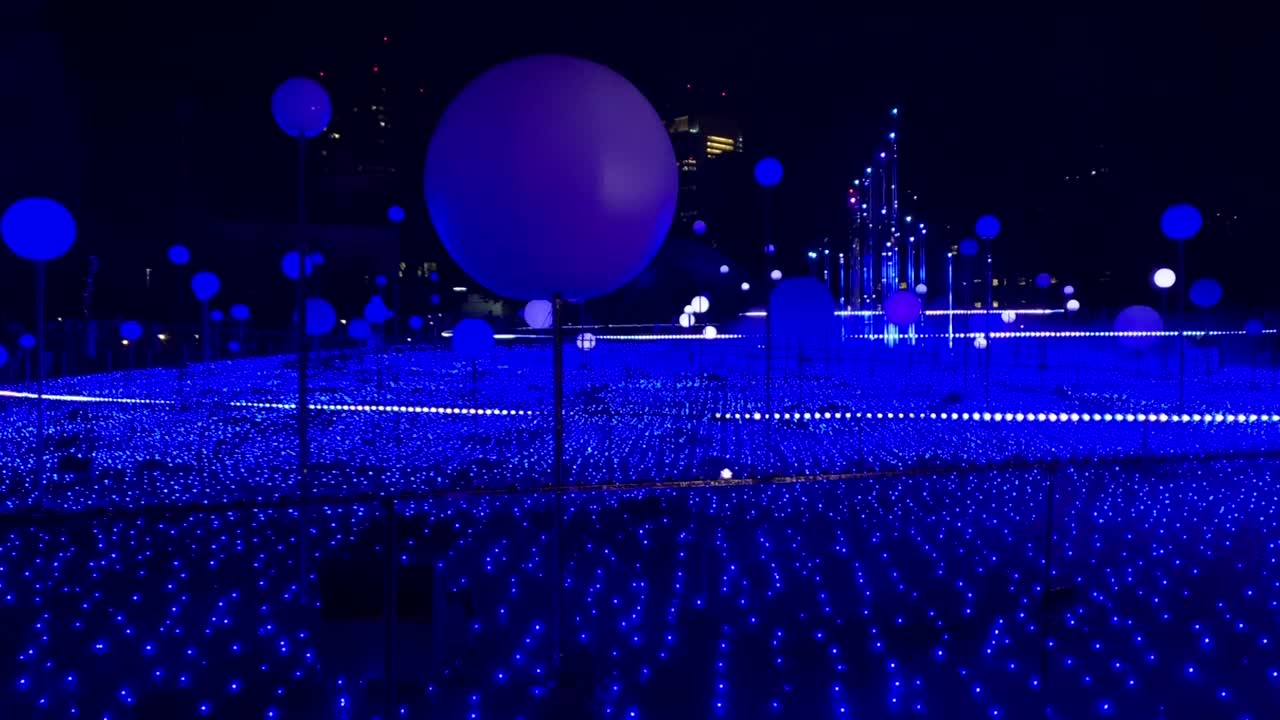 espectáculo de luces con movimientos en movimiento de luces blancas