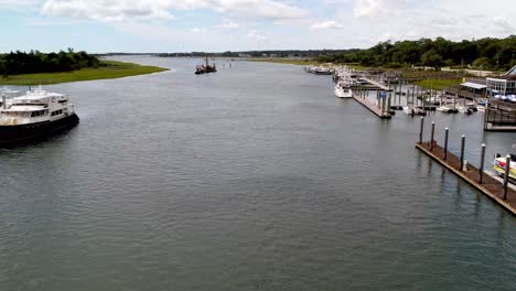 Antena-De-La-Vía-Fluvial-Intracostera-Con-Yates-En-Wrightsville-Beach-Nc,-Carolina-Del-Norte