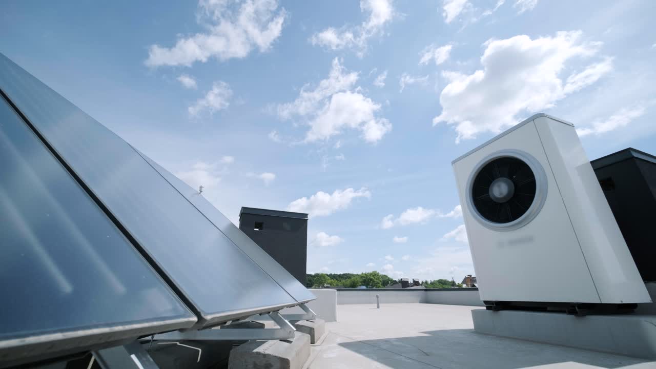 sistemas de calefacción, ventilación y aire acondicionado. bomba de calor en el techo