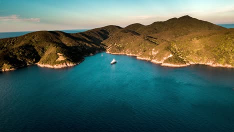 Hyperlapse-aerial-over-Bay-of-Islands,-New-Zealand