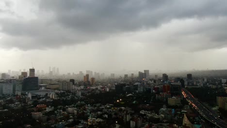 Imágenes-Aéreas-De-La-Ciudad-De-México-Antes-De-La-Tormenta