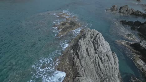 Amazing-scenery-of-rocky-formations-in-ocean