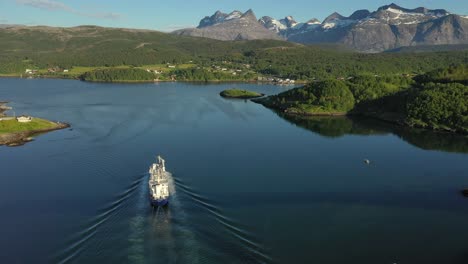 Hermosa-Naturaleza-Paisaje-Natural-De-Noruega.-Remolinos-De-La-Vorágine-De-Saltstraumen,-Nordland,-Noruega