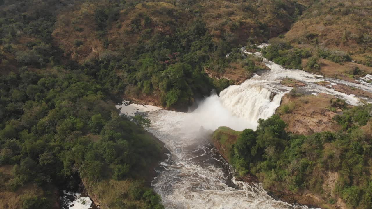 toma aérea de drones del parque nacional de murchison falls