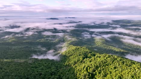 Fog-in-Mountain-Valleys-near-Boone-NC,-North-Carolina