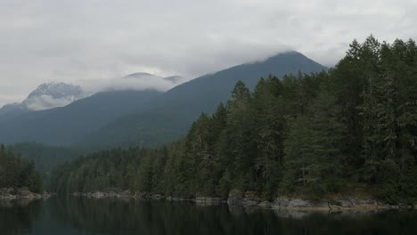 Plano-General-De-La-Costa-De-Columbia-Británica-Y-El-Pico-De-La-Montaña