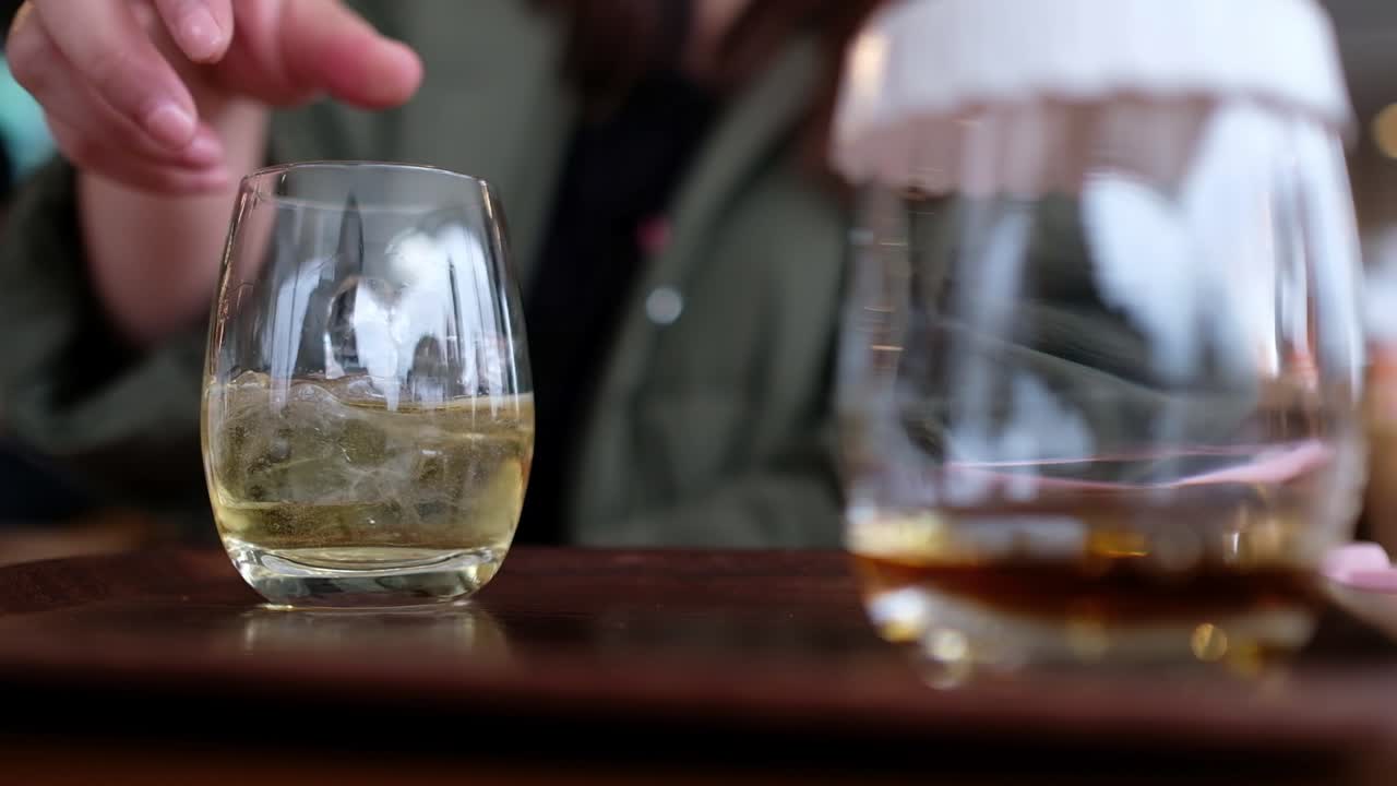 在日本的威士忌工廠品嘗威士忌