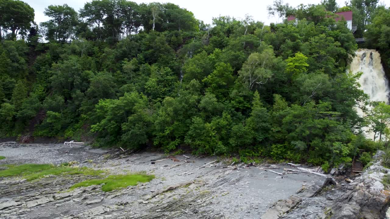 beaumont, quebec의 아름다운 캐나다 mailloux 폭포 - 공중