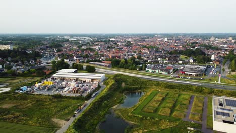 Hermosa-Ciudad-De-Aalst,-Vista-Panorámica-Aérea-De-Drones