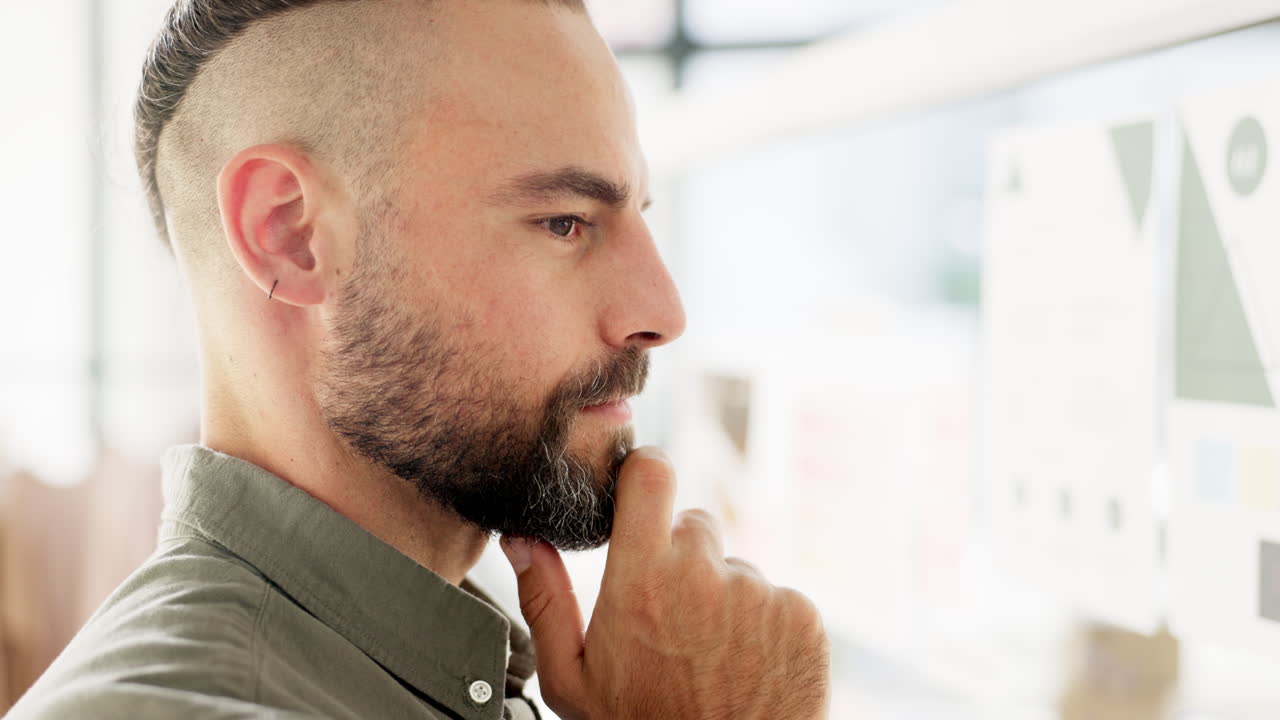 pensamiento, perfil de hombre de negocios