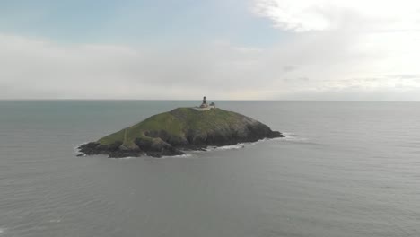 Ein-Leuchtturm-Auf-Einer-Insel