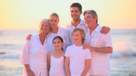 Grandparents,-parents-and-children-posing-for-a-photo