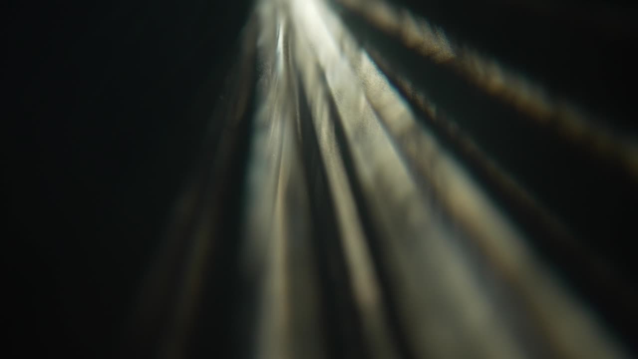 rayos de luz en la oscuridad