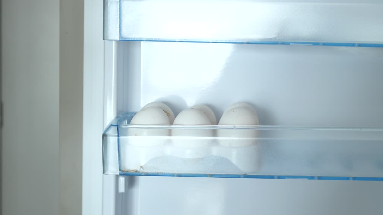 huevos en el refrigerador