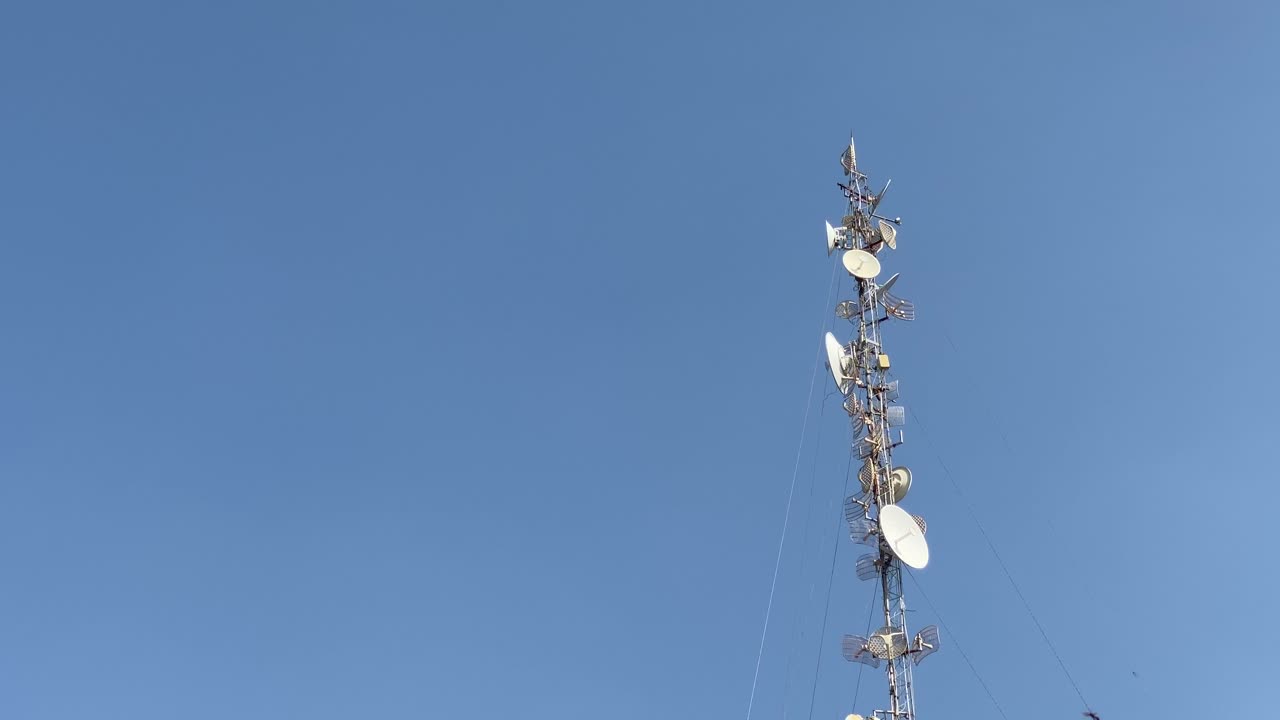 instalación de la torre de la célula