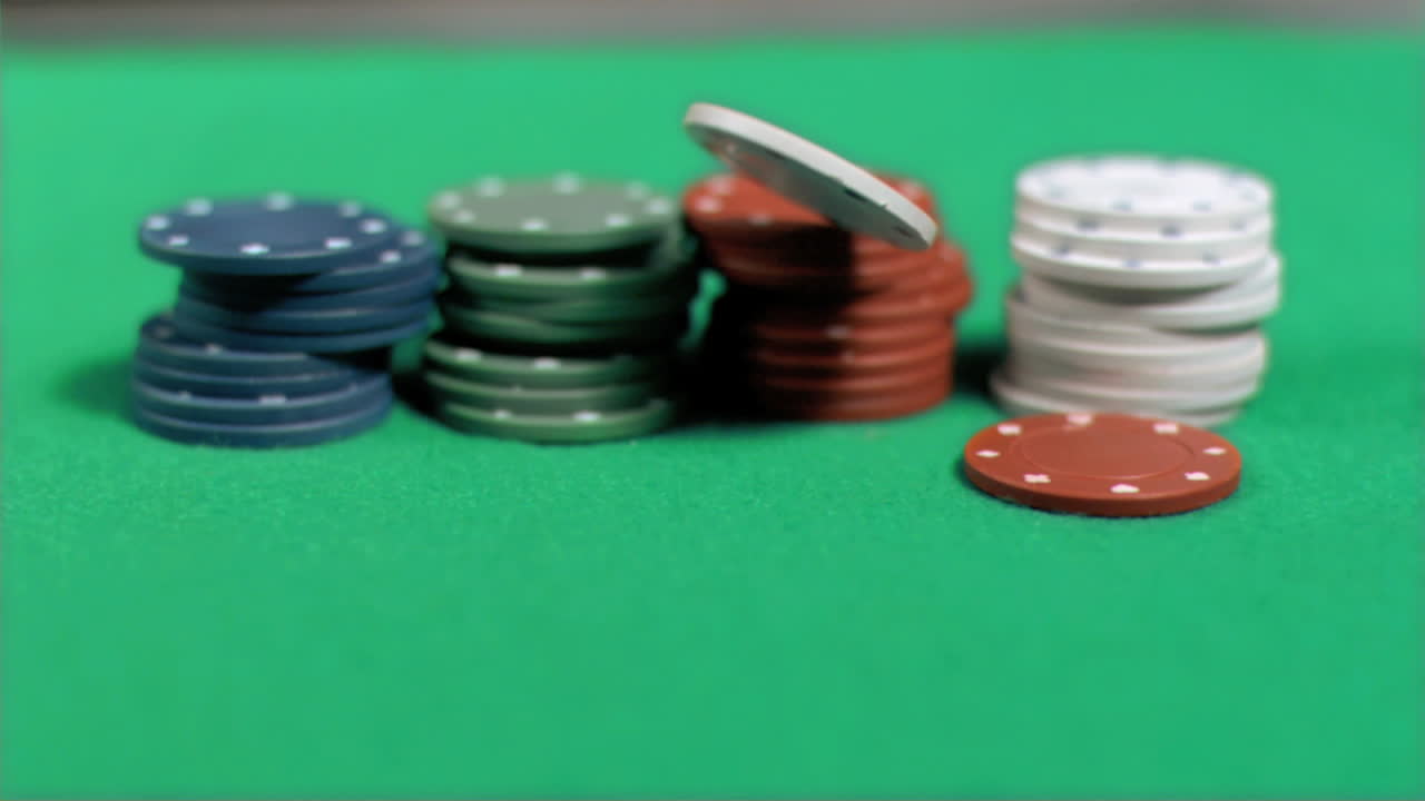 백색 이 슈퍼 슬로 모션으로 던져지고 있습니다.