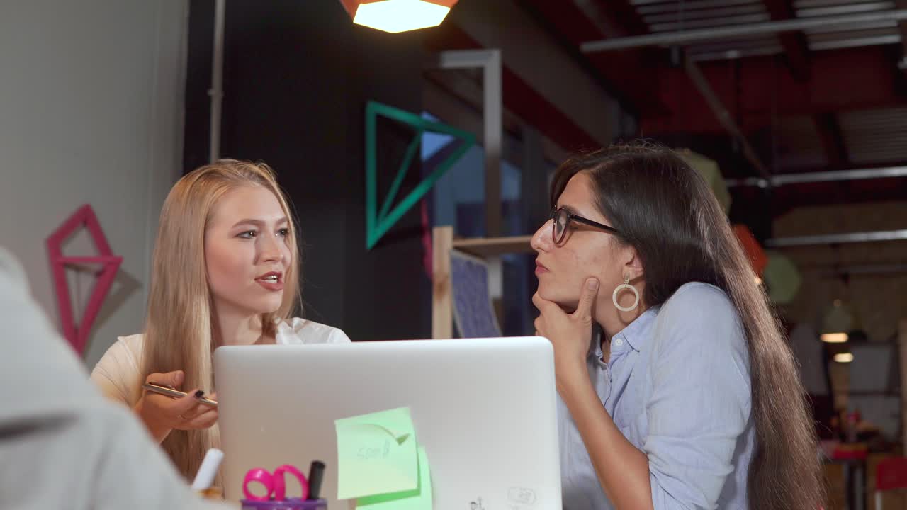 reunión de negocios en una oficina moderna