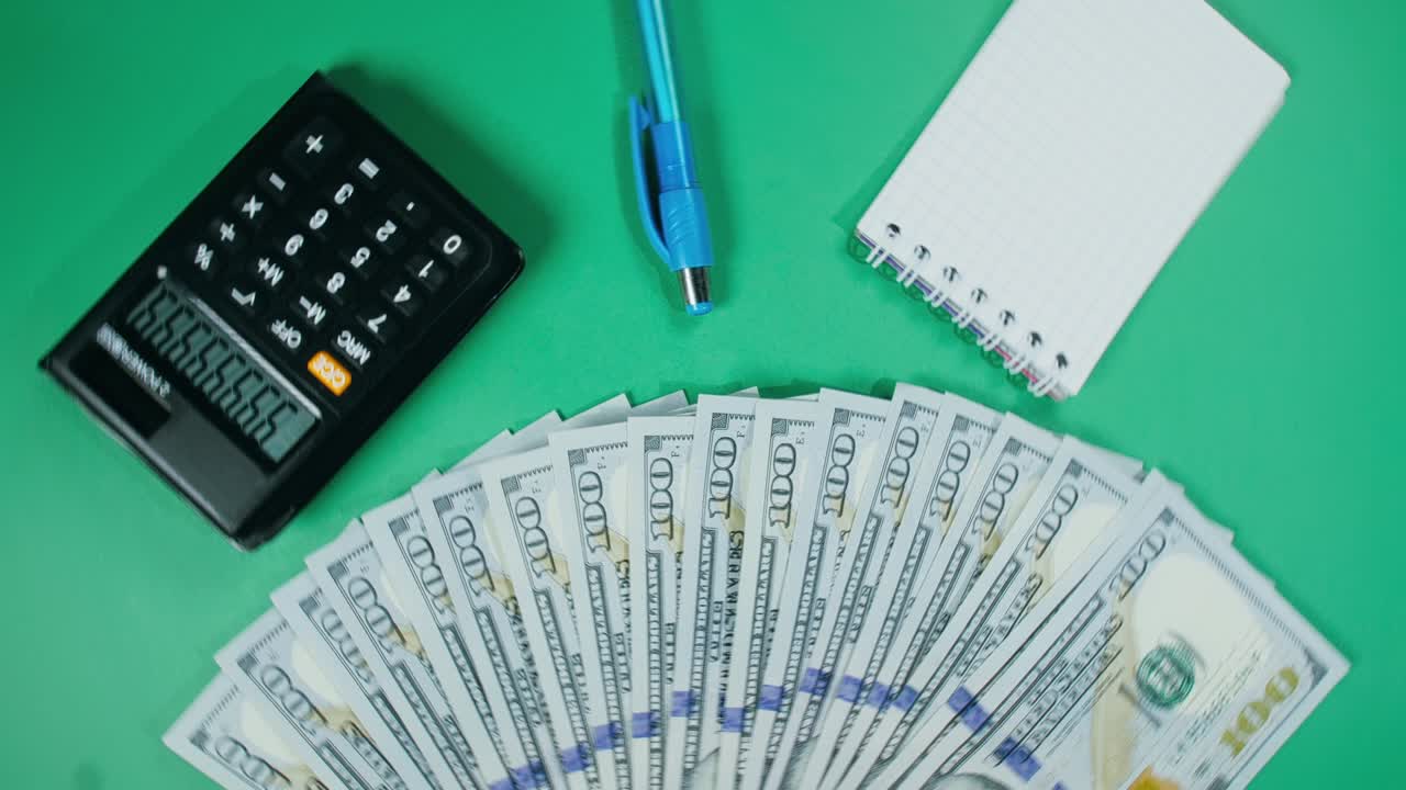 el dólar en el tocadiscos. el dólar girar girar. girar, hacer el diseño de la forma del círculo