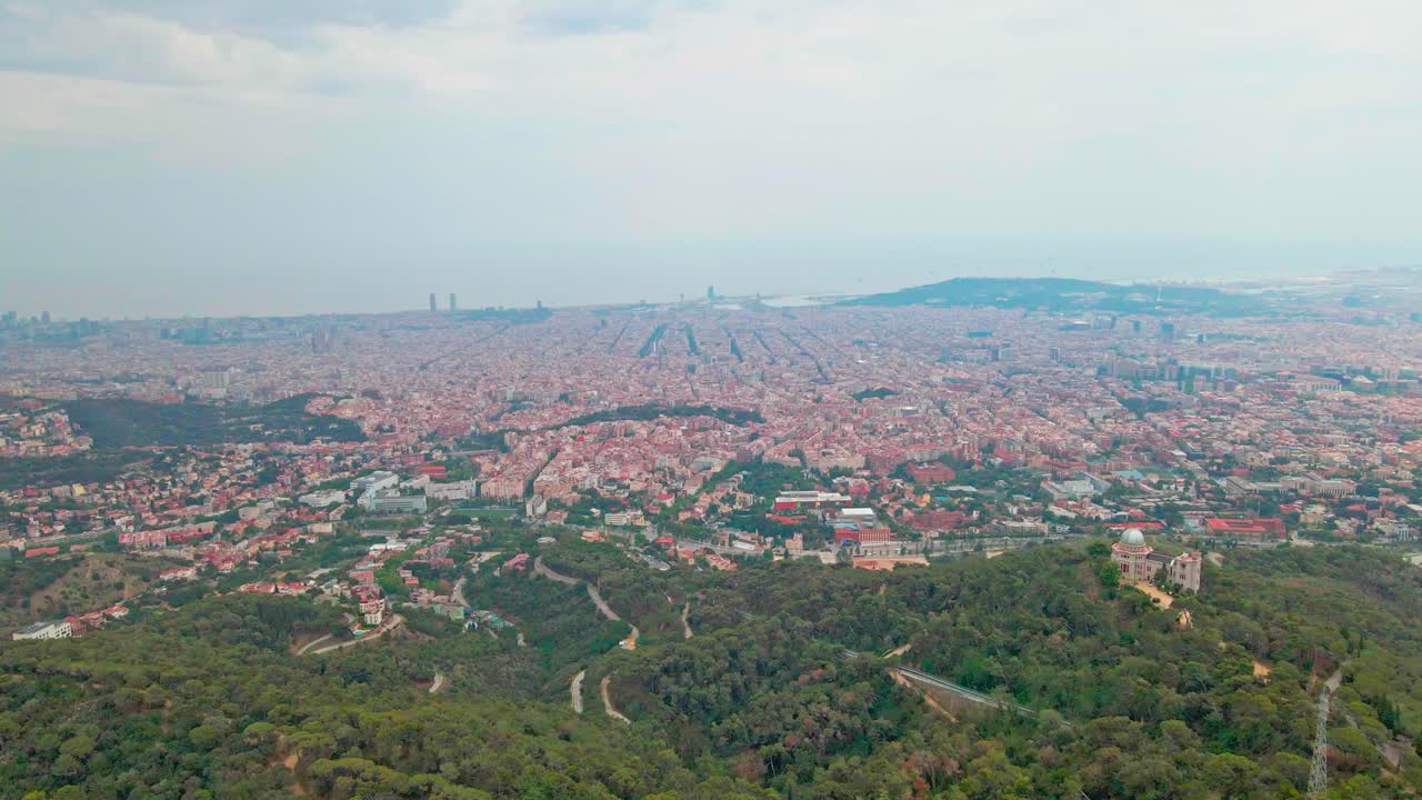 스페인 바르셀로나 시의 항공 드론 4k 영상