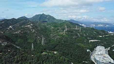 Castle-Peak-Mountain,-Hongkong,-Schöne-Luftdrohnenansicht