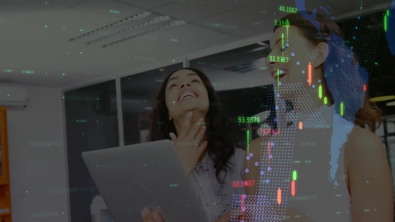 animación del procesamiento de datos sobre diversas personas de negocios en la oficina