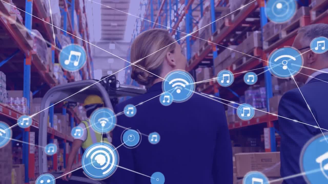 red de iconos digitales contra los supervisores caucásicos masculinos y femeninos discutiendo en el almacén