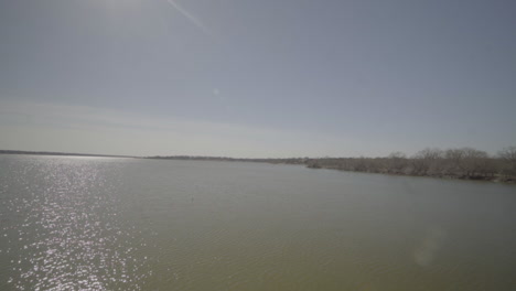 Dies-Ist-Eine-Totalaufnahme-Des-White-Rock-Lake-In-Dallas,-Texas