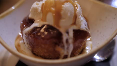 chocolate brownie with vanilla ice cream