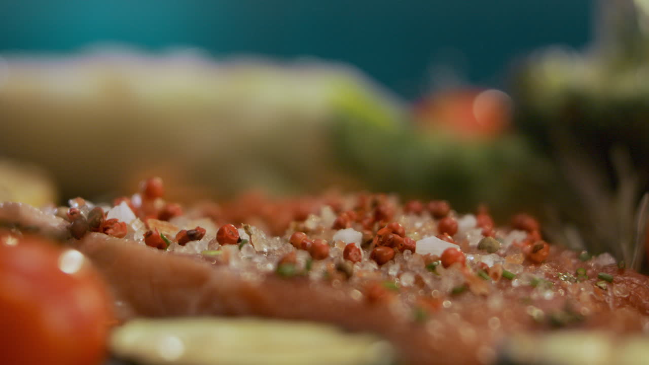 condimentar el filete con pimienta y sal