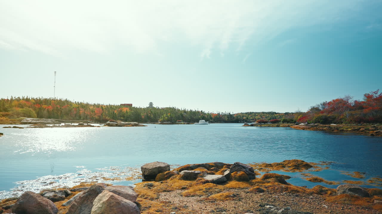 Nova Scotia’s landscapes.
Breathtaking, with rugged coastlines, rolling hills, forests, and charming villages. Stunning views and a perfect blend of nature, beauty, and serenity.