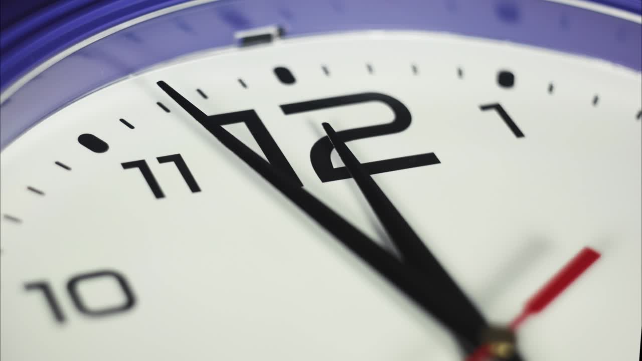 time lapse and clock zoom