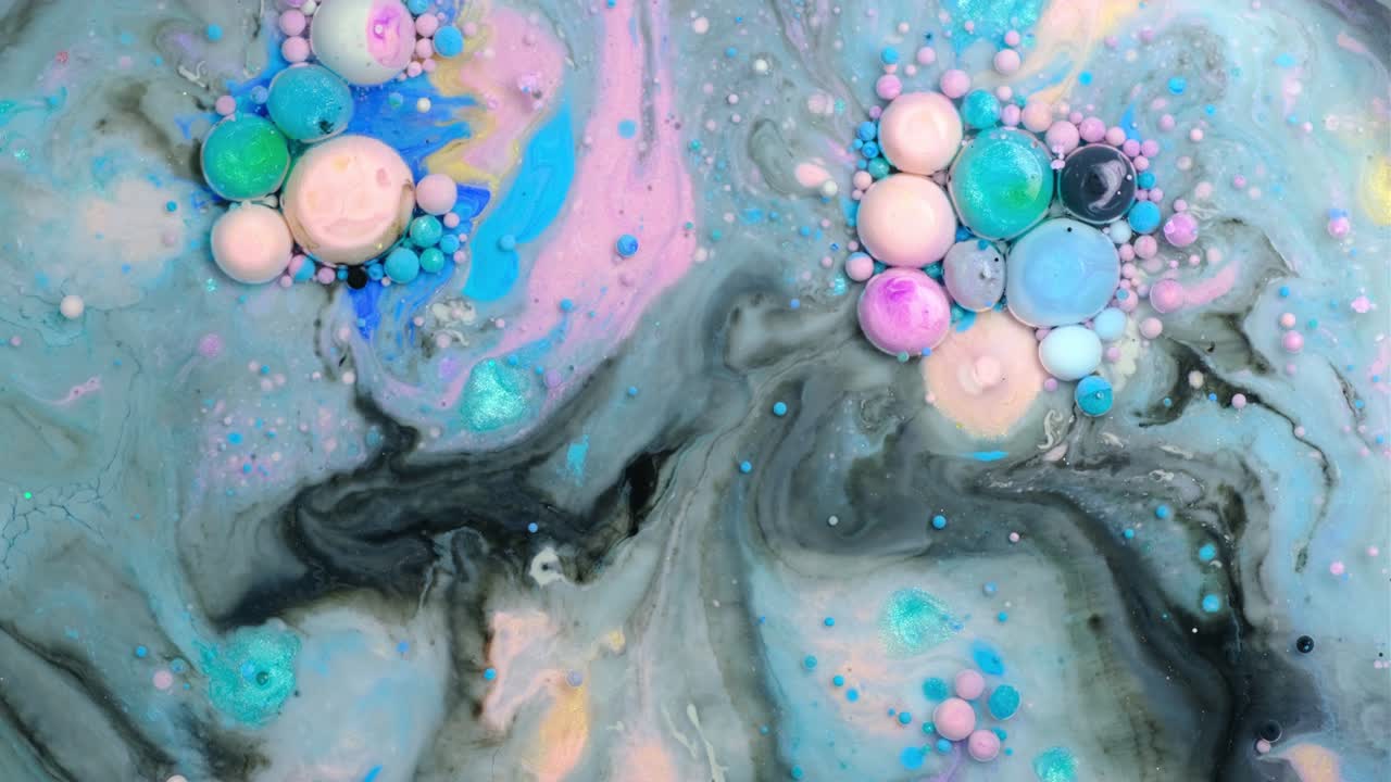 Sfondo astratto con pittura colorata e bolle, video 4K