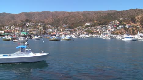 Wide-establishing-shot-of-catalina-Island