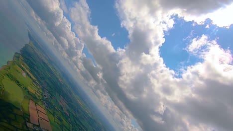 riprese della cabina di pilotaggio di un aereo f15 che sorvola omaha beach in onore del 75° anniversario del dday 6 giugno 2019