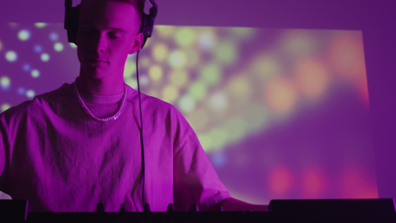 디스코에서 디제이