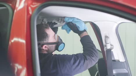 limpieza profesional de automóviles. lavado de sars. detalles interiores. limpieza en seco y detalles del interior de un automóvil. limpeza profunda de asientos. limpeza de espuma en el lavado de automóviles; limpieza del panel del automóvil del polvo. una aspiradora