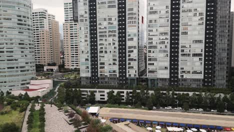 Residential-complex-of-apartments-housed-in-skyscrapers-in-the-Santa-Fe-area,-Mexico-City