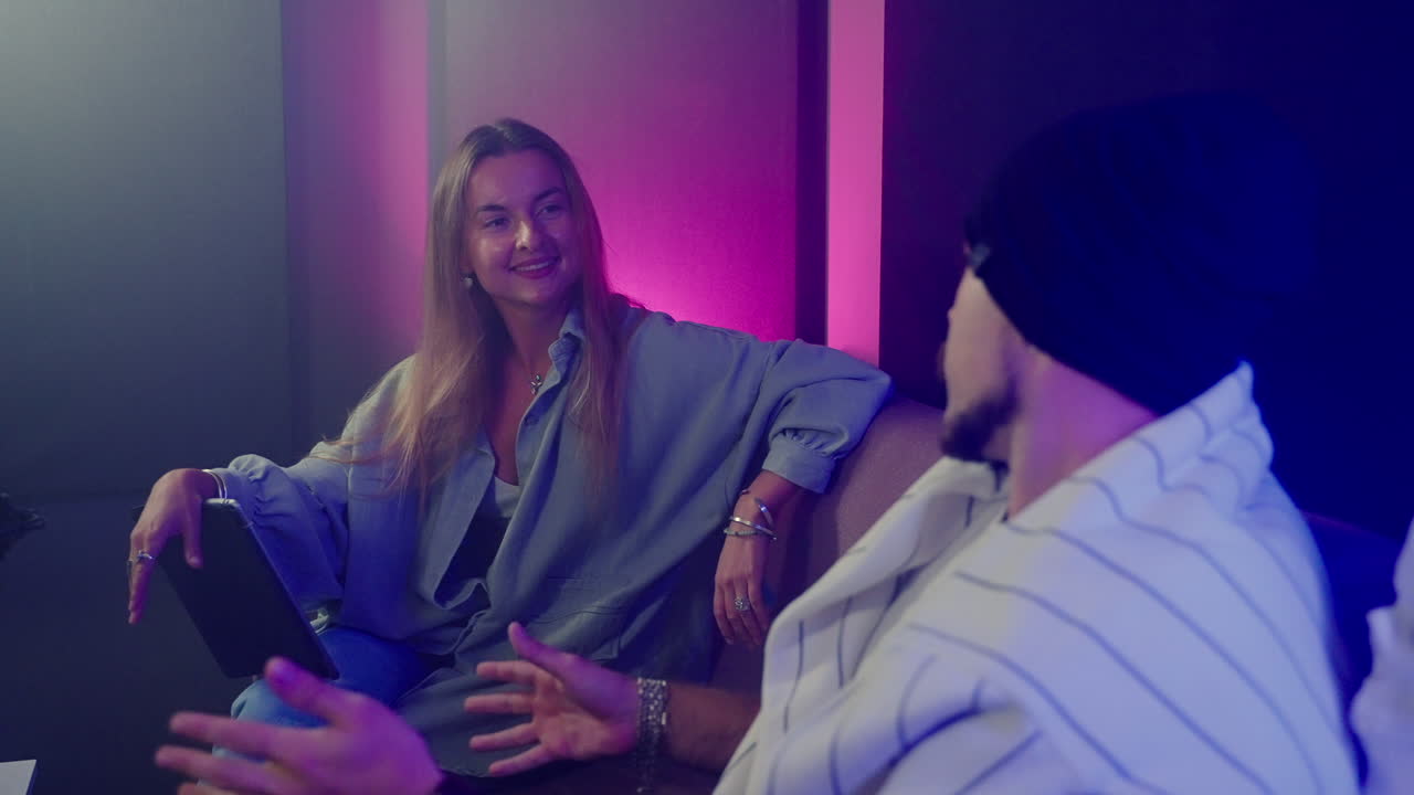 entrevista con una mujer y un hombre