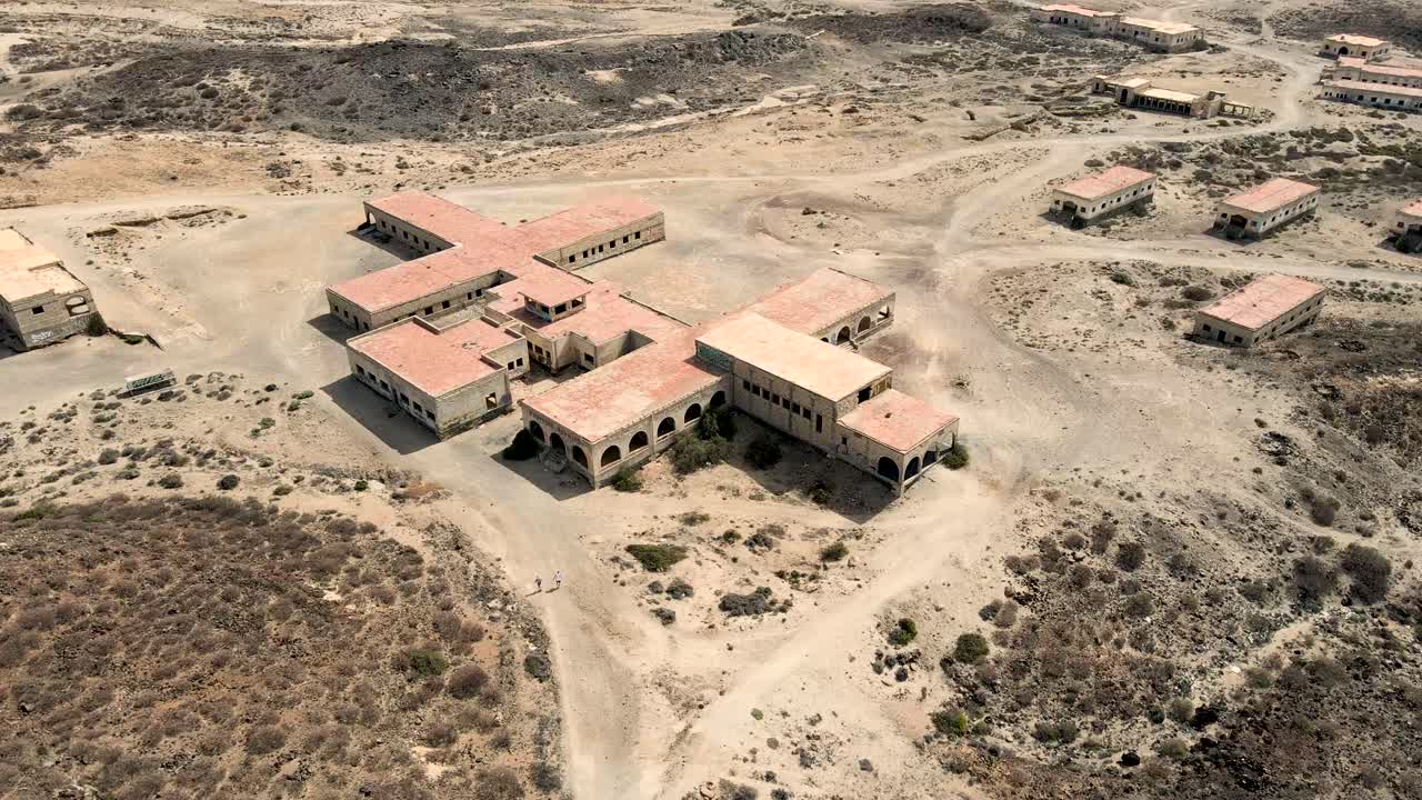 테네리페의 버려진 문둥이 마을 아바데스에 있는 요양소의 최고 전망