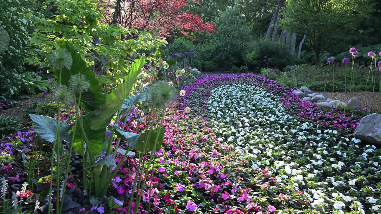 gorgeous mackinac island, michigan garden exibindo algumas das coisas pelas quais a ilha é famosa no verão